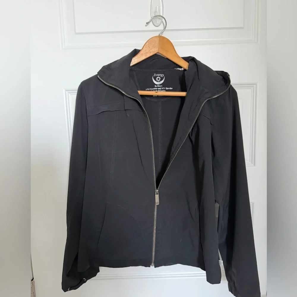 Chico’s Zenergy Black Stretch Zip Athletic Jacket Lightweight Travel size 0 (xs) - Picture 2 of 11